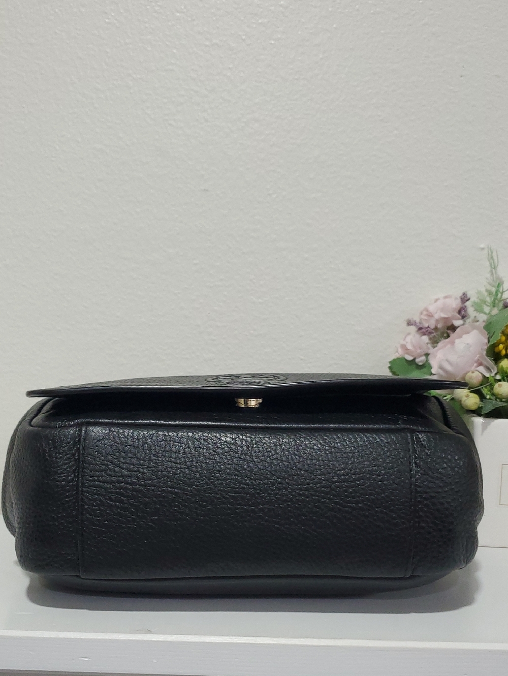 Tory Burch Black Pebble Leather Bombe Flap Shoulder Bag🖤💛 - Picture 9 of 16